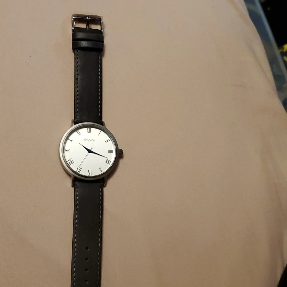 Watch - Picture 2 of 4